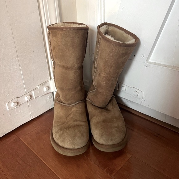 UGG Classic Tall Boots - Picture 2 of 9